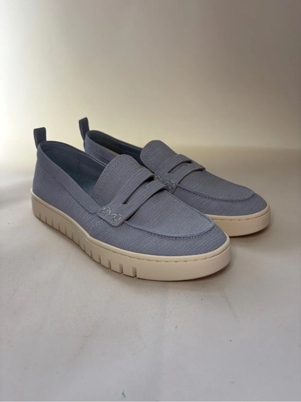 Vionic Women's Uptown Loafer Blue Mist Suede Size 8 NIB New in Box Travel Shoe